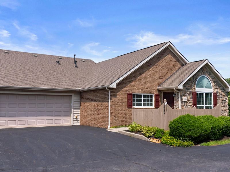 5686 Asherton Woods Drive, Unit 8, Westerville, OH 43081 Photo 22