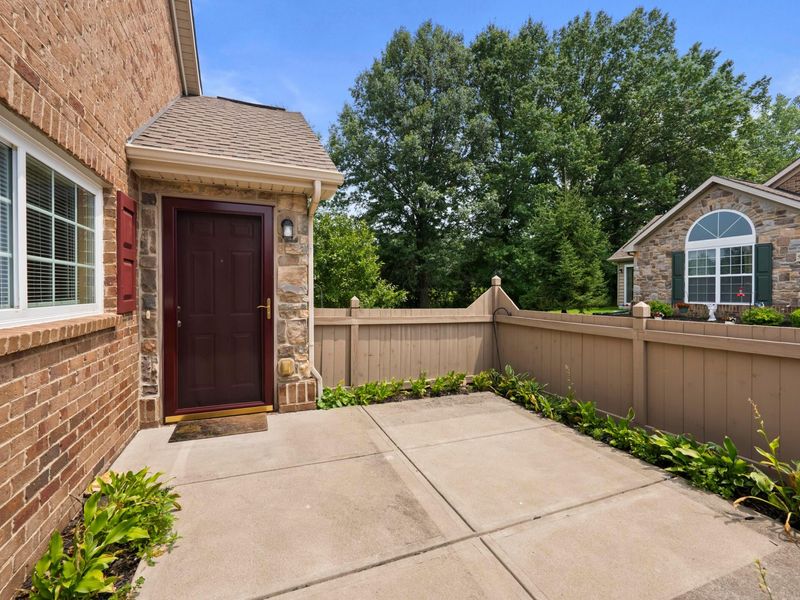 5686 Asherton Woods Drive, Unit 8, Westerville, OH 43081 Photo 26
