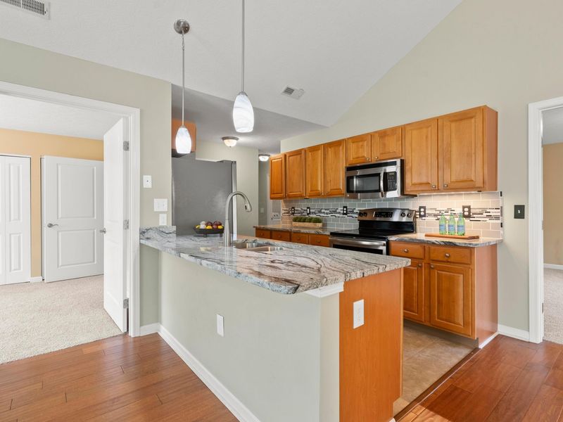 5686 Asherton Woods Drive, Unit 8, Westerville, OH 43081 Photo 8