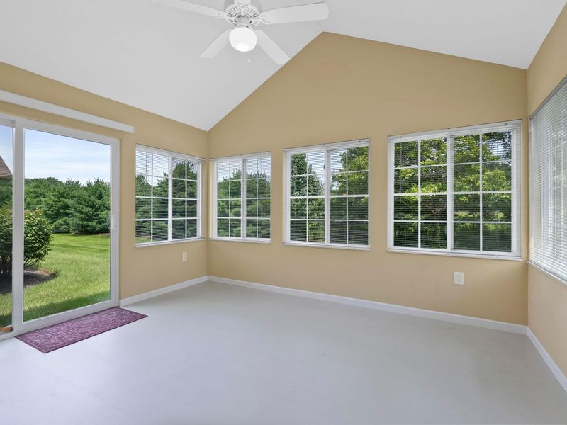 5686 Asherton Woods Drive, Unit 8, Westerville, OH 43081 Photo 9
