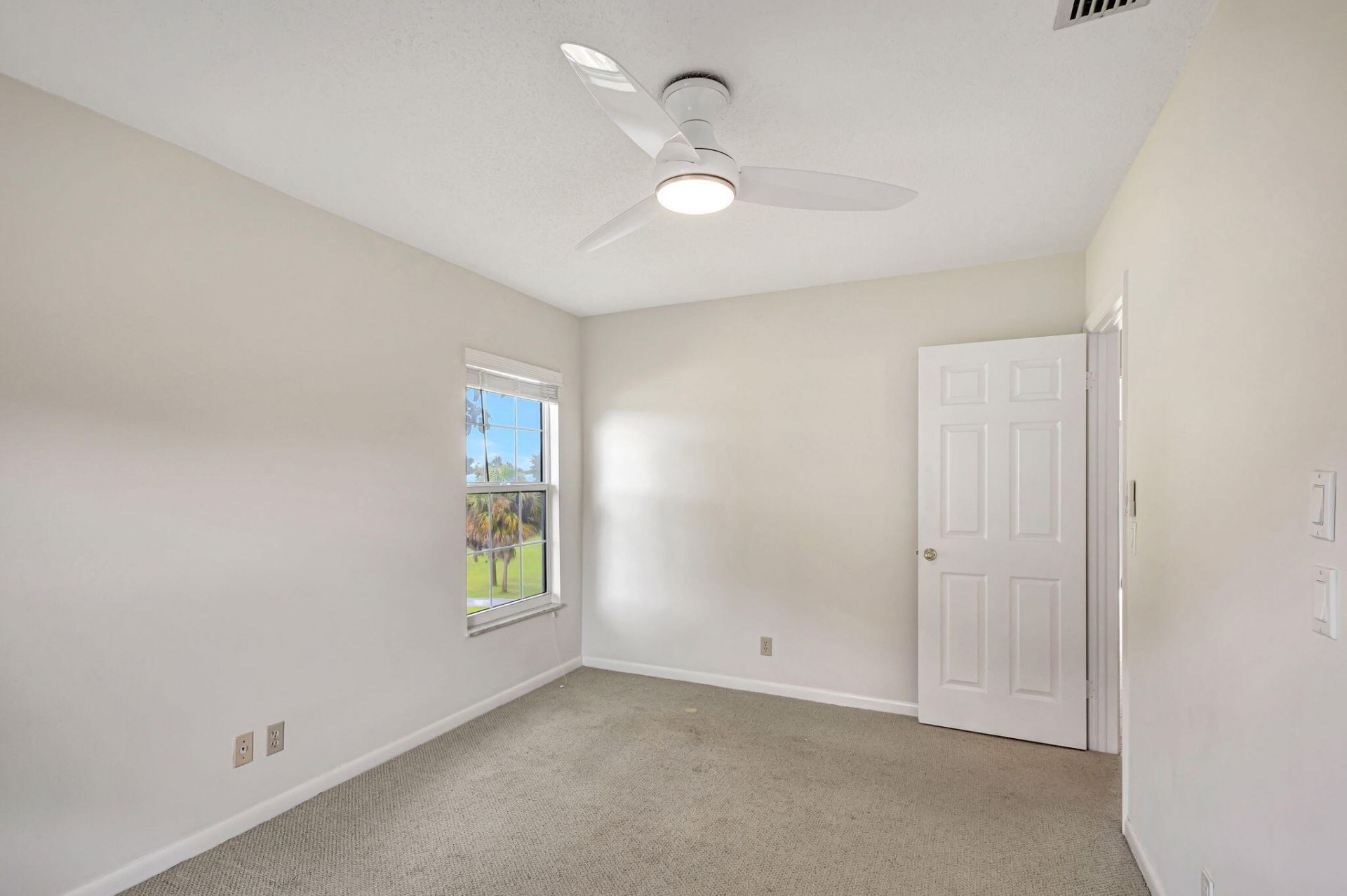 18350 SE Wood Haven Lane, Unit F, Jupiter, FL 33469 Photo