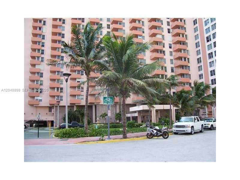 2899 Collins Ave , Unit 1143, Miami Beach, FL 33140 Photo