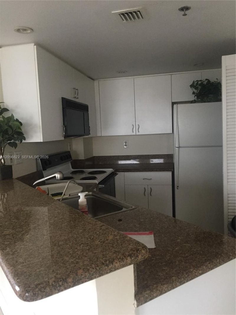 2351 Douglas Rd , Unit 909, Miami, FL 33145 Photo