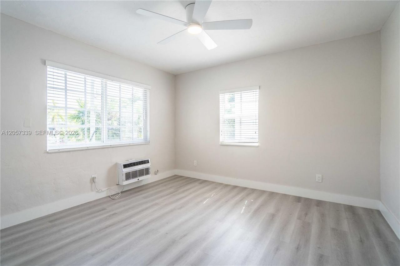 2416 Flamingo Dr , Unit 15, Miami Beach, FL 33140 Photo