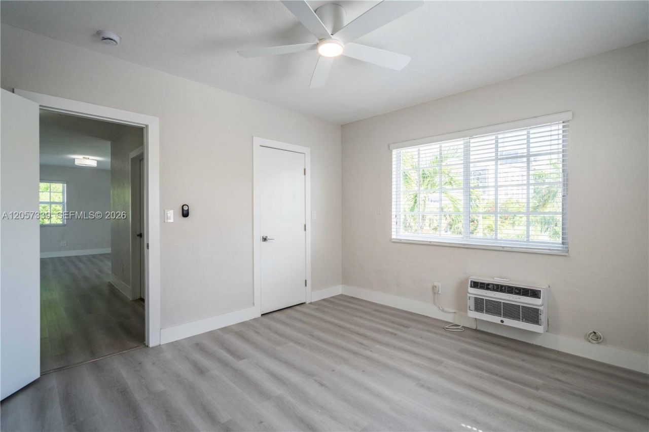 2416 Flamingo Dr , Unit 15, Miami Beach, FL 33140 Photo