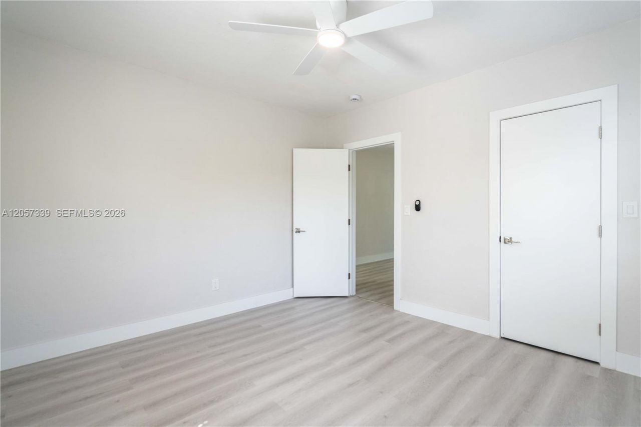 2416 Flamingo Dr , Unit 15, Miami Beach, FL 33140 Photo