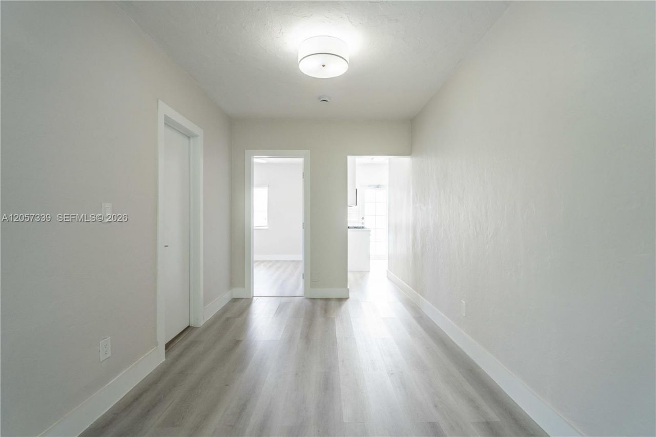 2416 Flamingo Dr , Unit 15, Miami Beach, FL 33140 Photo