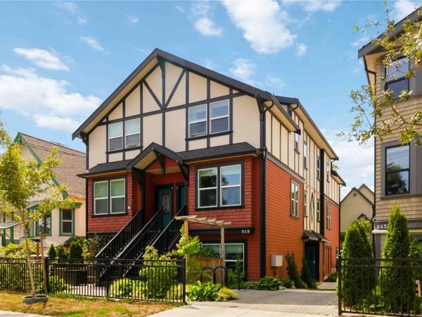 949 Pembroke St , Unit #2, Victoria, BC V8T 1J1