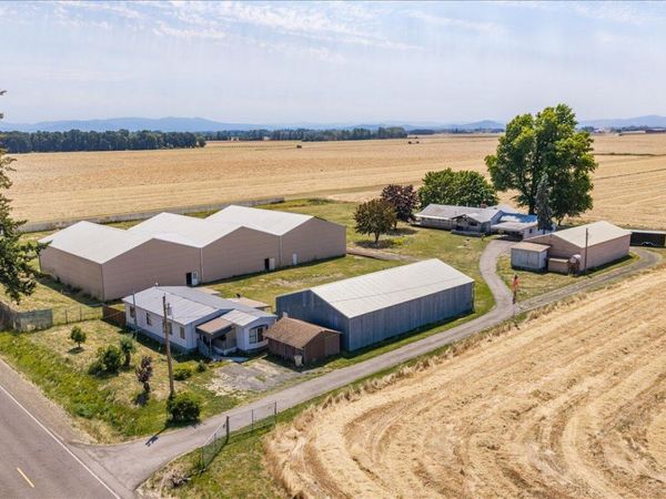 34976 Kamph Drive NE, Albany, OR 97322
