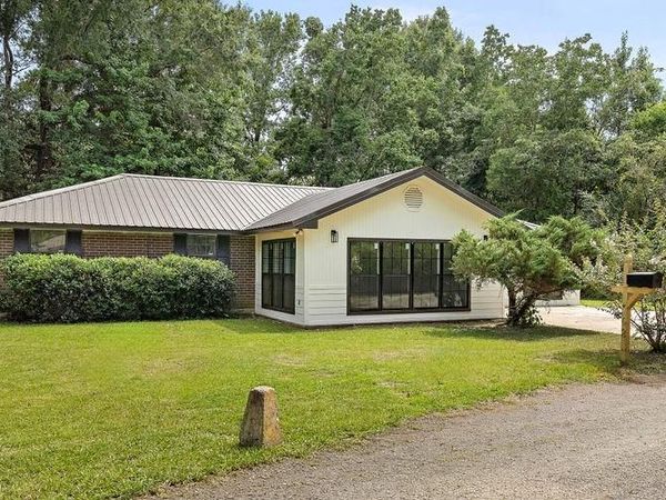 702 DAVENPORT Avenue , Bogalusa, LA 70427