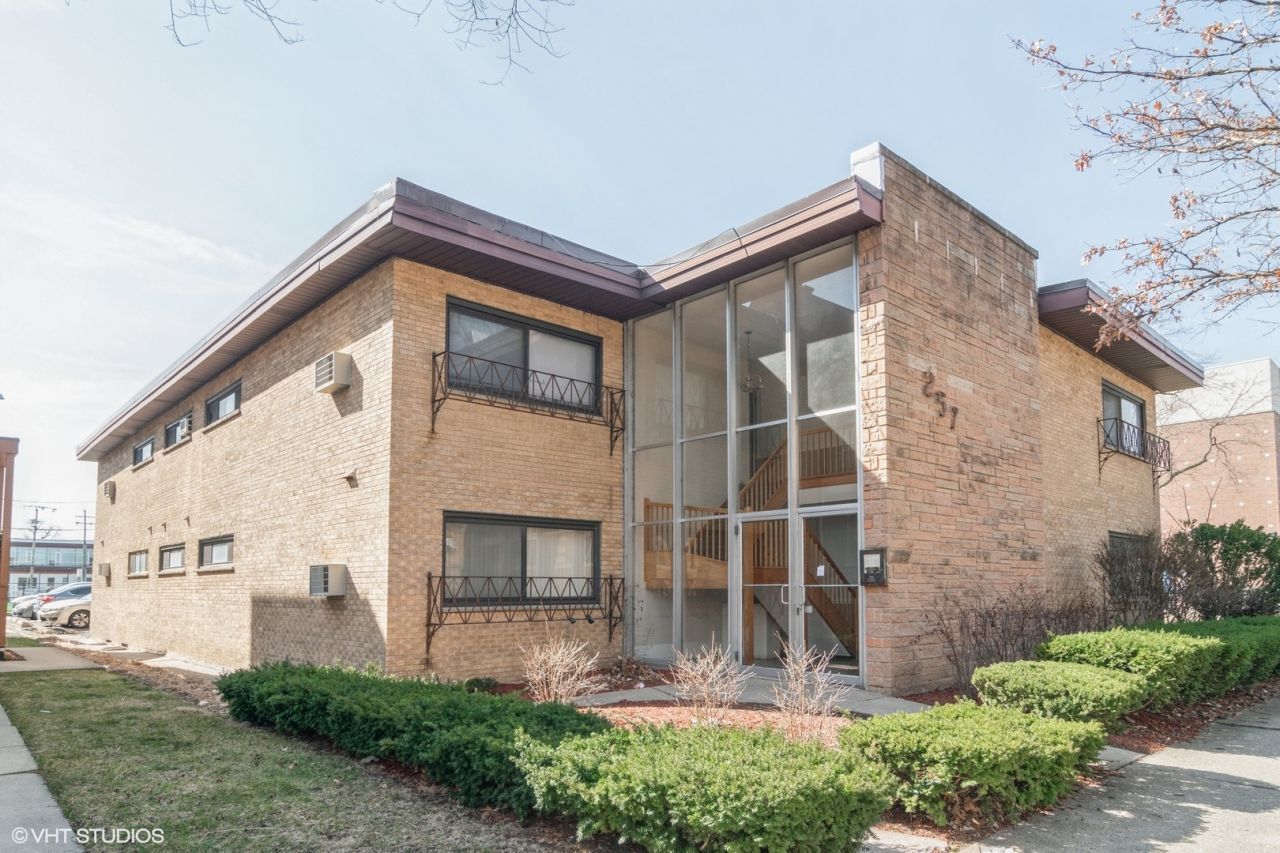257 Washington Boulevard , Oak Park, IL 60302