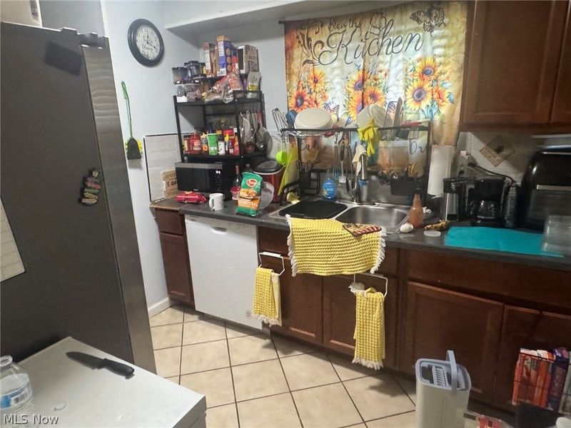 4669 E 174th Street, Cleveland, OH 44128 Photo 3