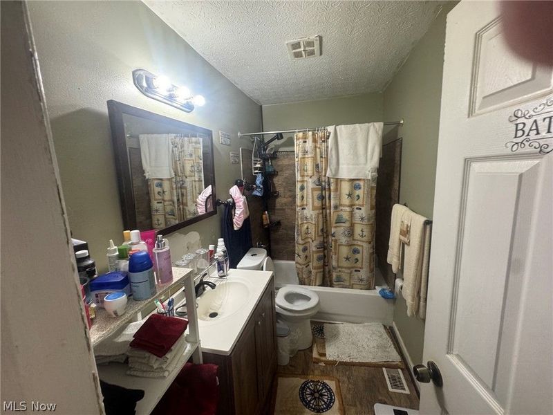 4669 E 174th Street, Cleveland, OH 44128 Photo 8