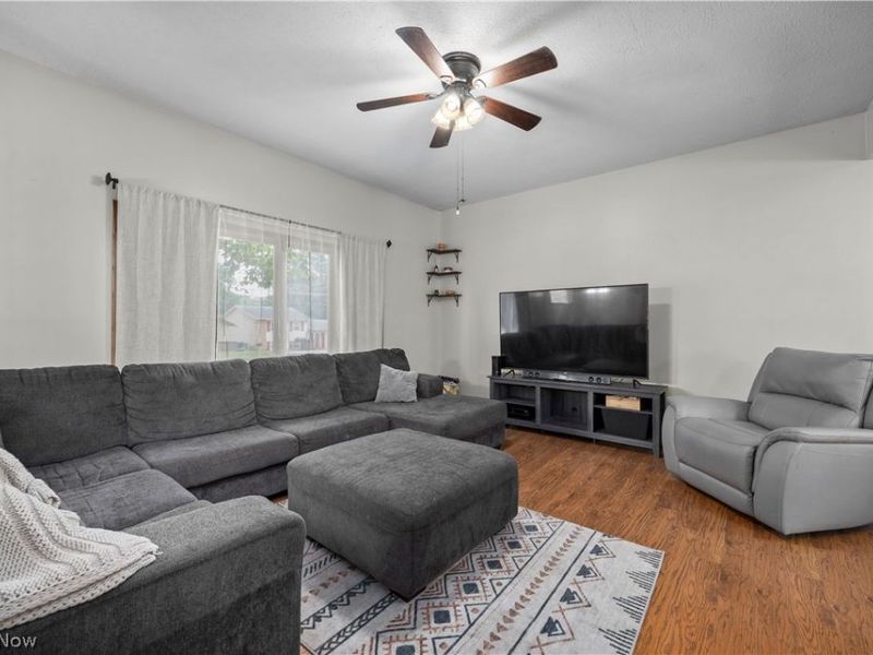 823 Willow Hollow Court, Amherst, OH 44001 Photo 12