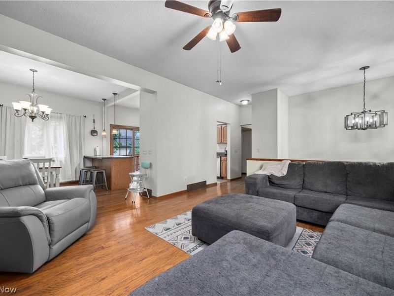 823 Willow Hollow Court, Amherst, OH 44001 Photo 5
