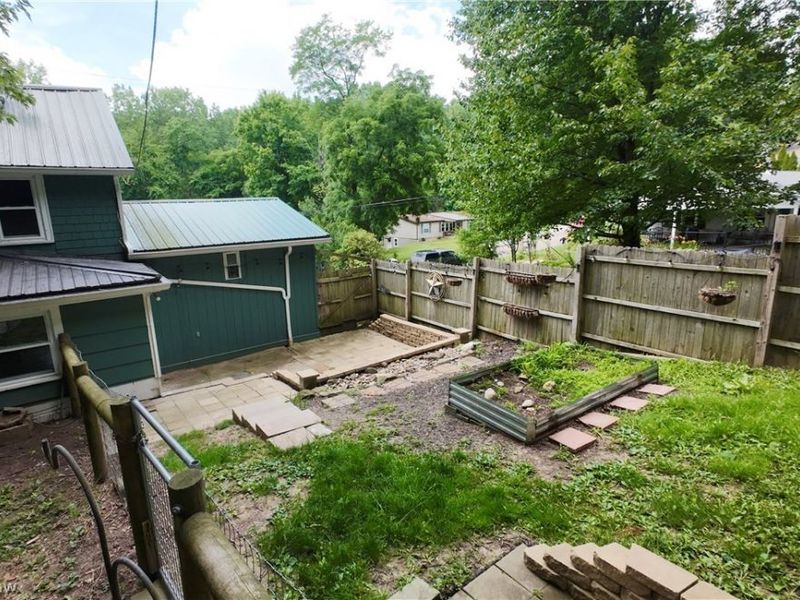 733 Critchfield Street, Millersburg, OH 44654 Photo 7