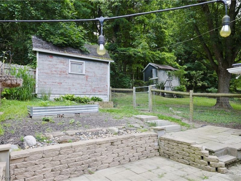 733 Critchfield Street, Millersburg, OH 44654 Photo 9