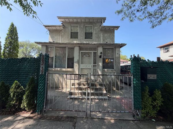 162-17 76th Road , Flushing, NY 11366