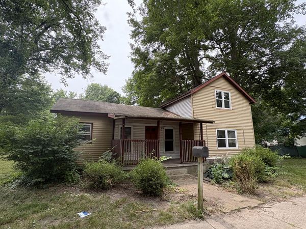 212 W South Street, Hartford, MI 49057