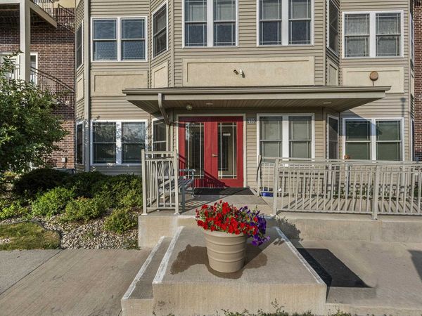 410 New Age Circle, Unit 212, Verona, WI 53593