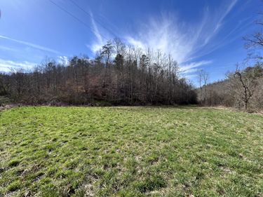 10389 Kentucky 1304 , Barbourville, KY 40906