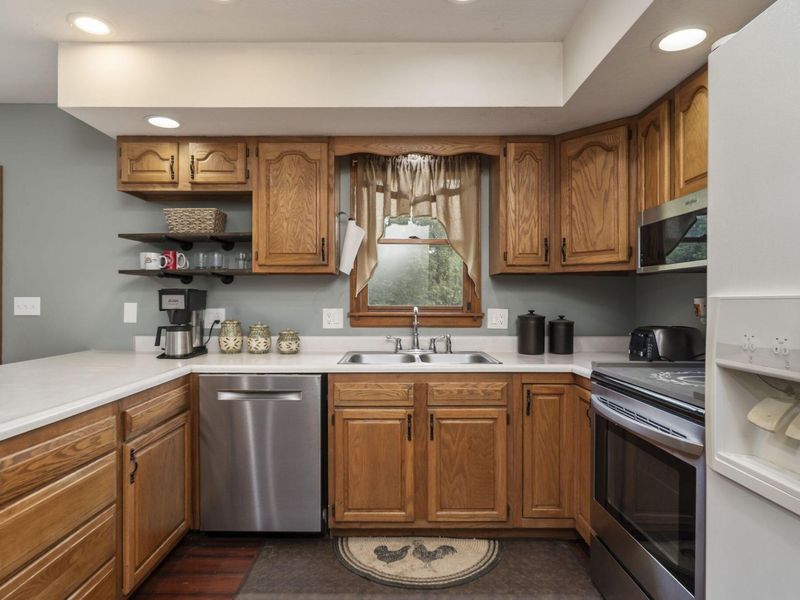 4658 W Ford Road, Ashville, OH 43103 Photo 4