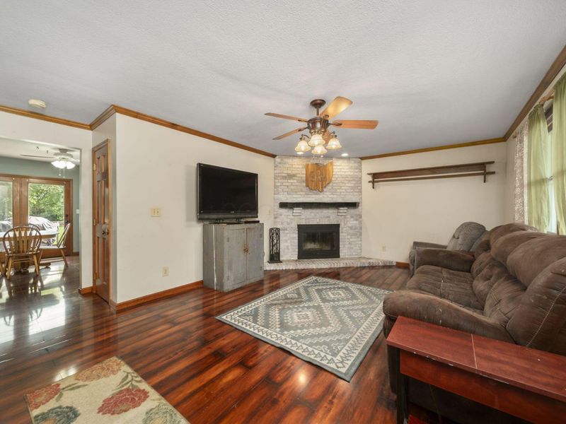 4658 W Ford Road, Ashville, OH 43103 Photo 8