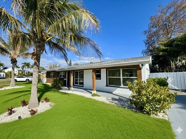 1500 CARSON CIRCLE NE, ST PETERSBURG, FL 33703