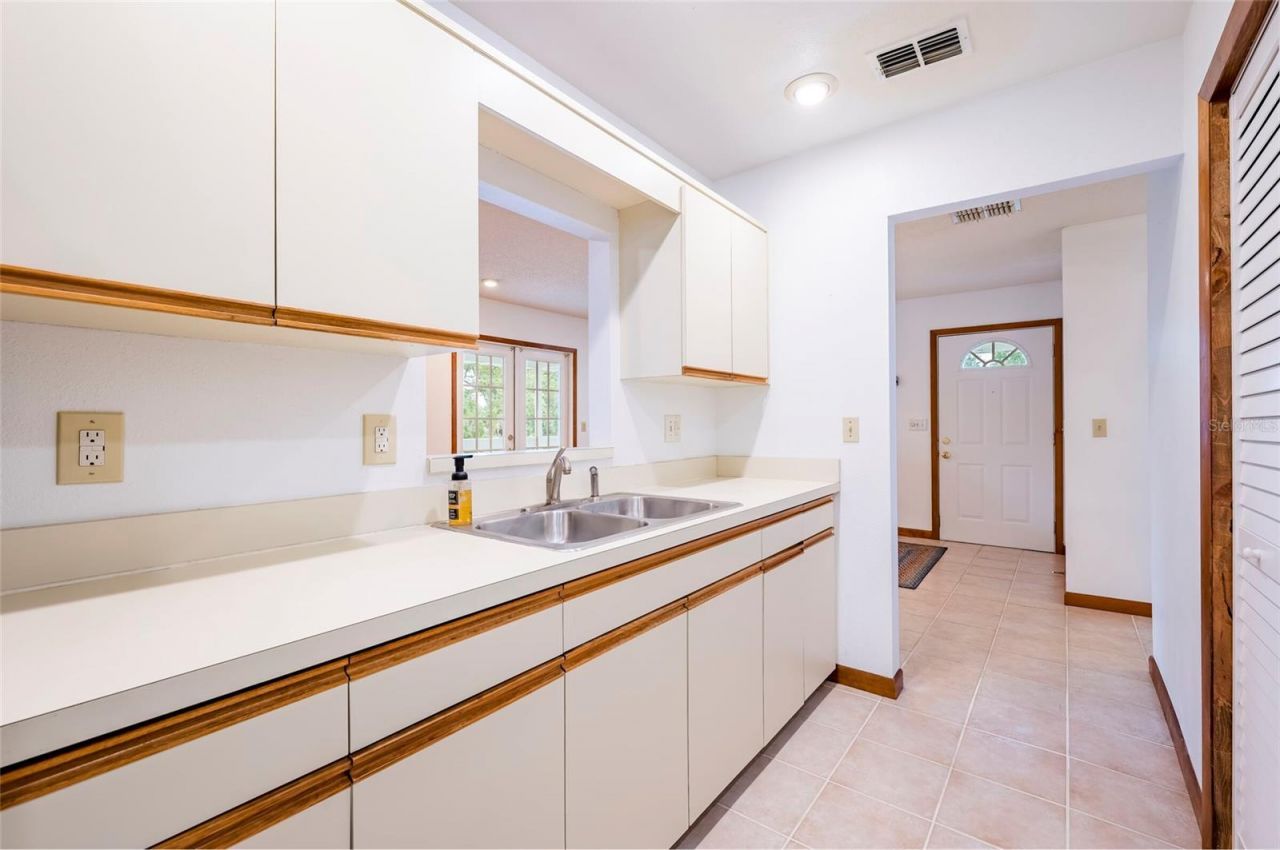 12055 Murray Avenue, Largo, FL 33778 Photo