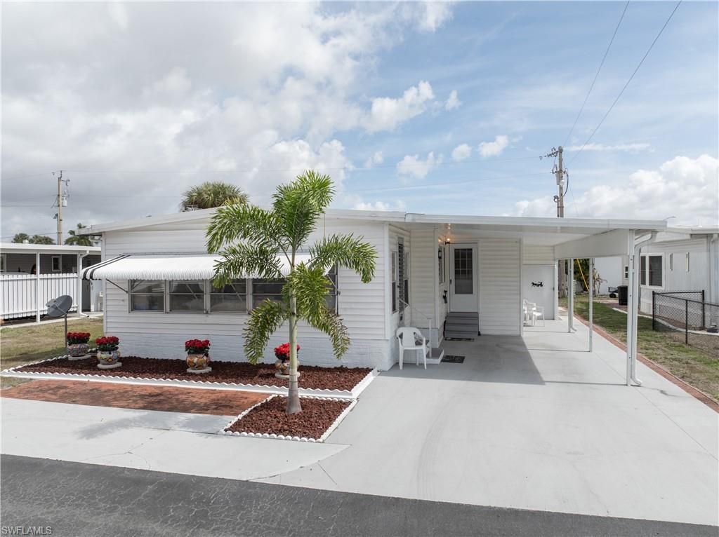 203 Harvest Ln, North Fort Myers, FL 33917 Photo