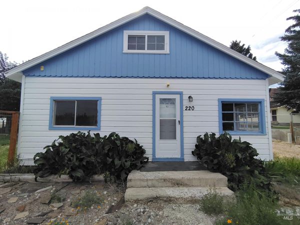 220 S 2nd, Challis, ID 83226