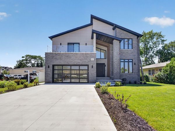 8313 W Church Street, Niles, IL 60714