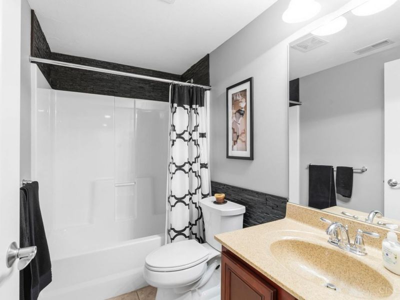 951 Volterra Lane, Cincinnati, OH 45206 Photo 11
