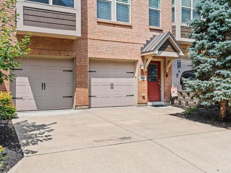 951 Volterra Lane, Cincinnati, OH 45206 Photo 3