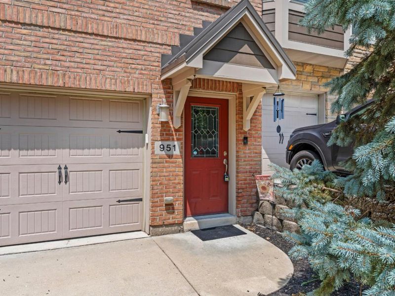 951 Volterra Lane, Cincinnati, OH 45206 Photo 4