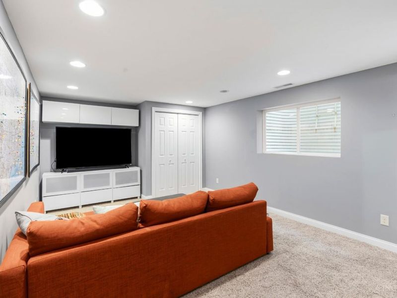 951 Volterra Lane, Cincinnati, OH 45206 Photo 6