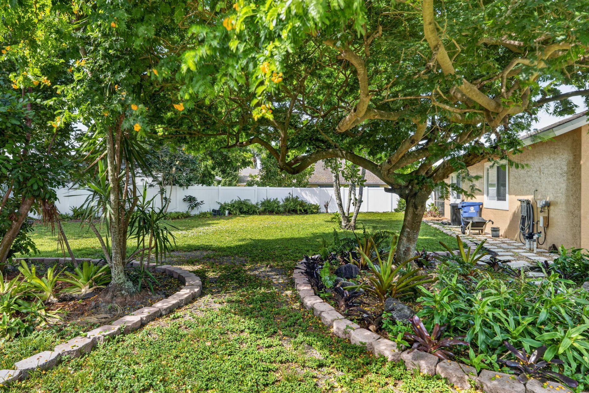 166 Raintree, Jupiter, FL 33458 Photo