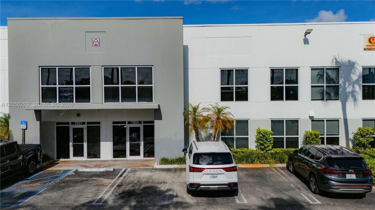 7855 NW 46th St , Unit 3, Doral, FL 33166 Photo