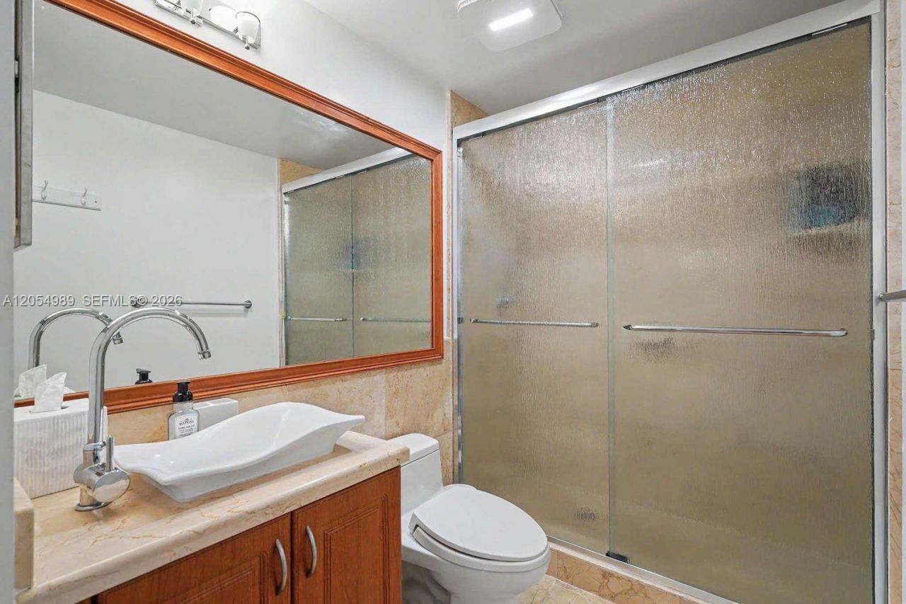 5085 NW 7th St , Unit 906, Miami, FL 33126 Photo
