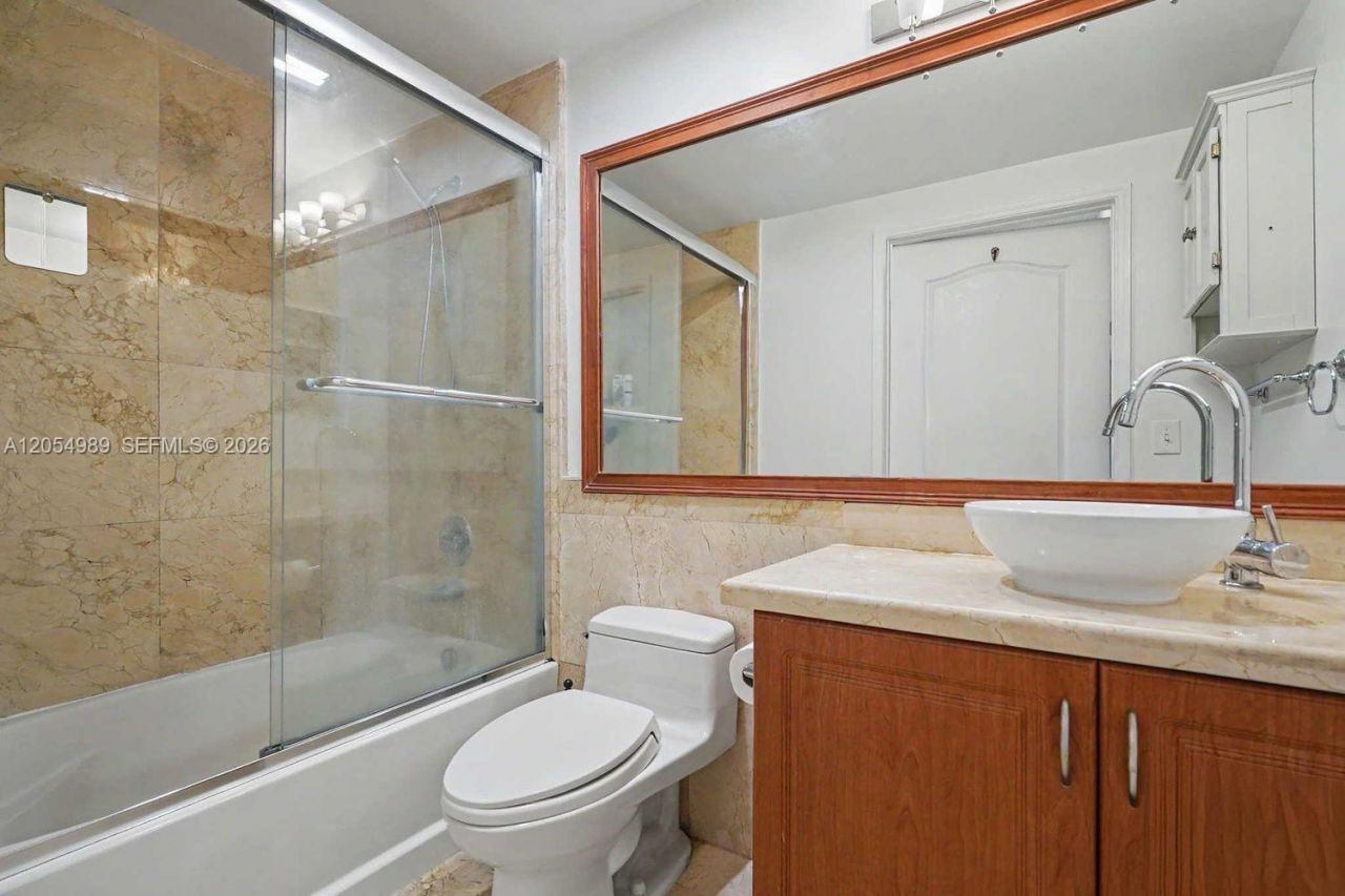 5085 NW 7th St , Unit 906, Miami, FL 33126 Photo
