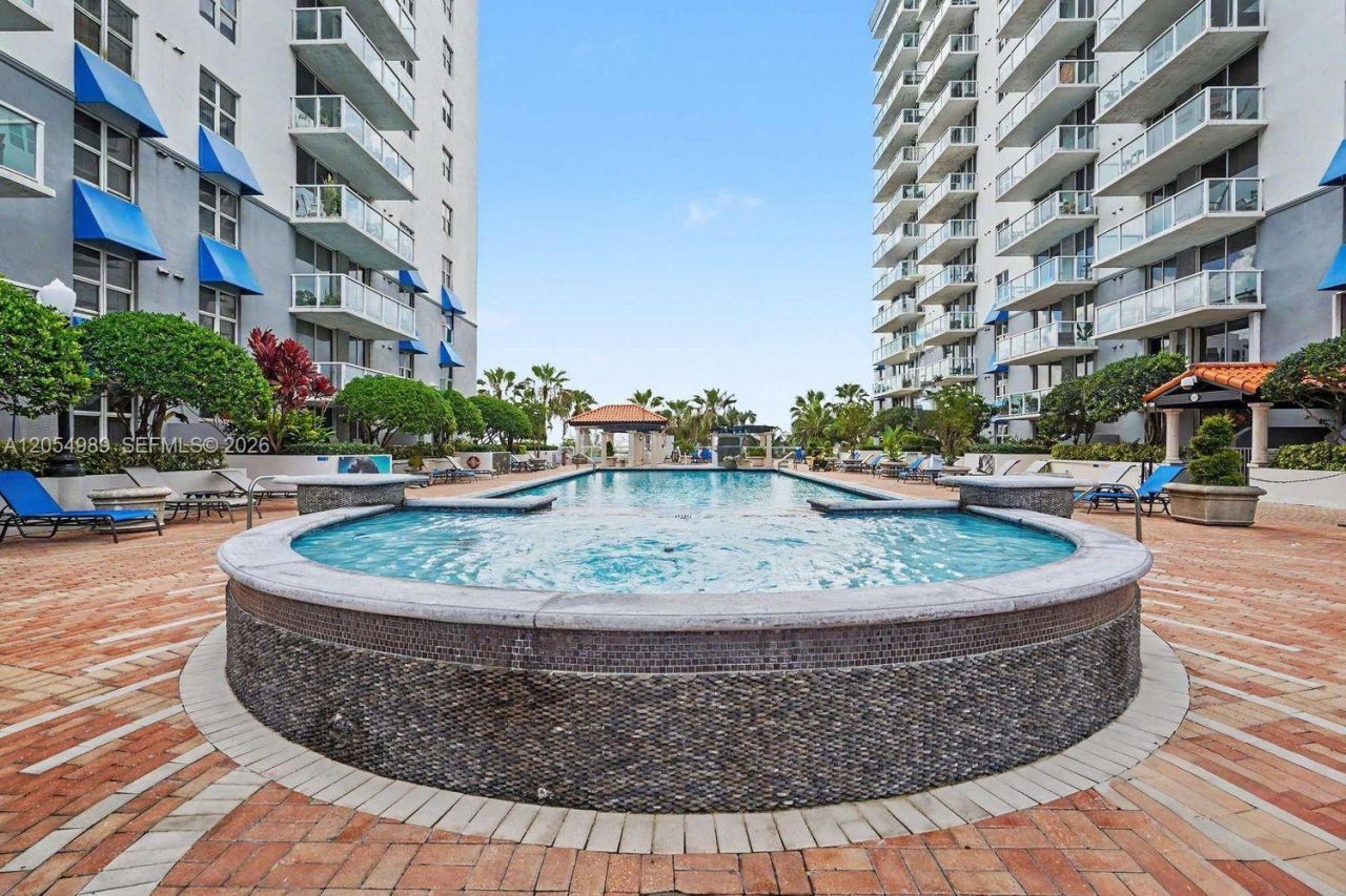 5085 NW 7th St , Unit 906, Miami, FL 33126 Photo