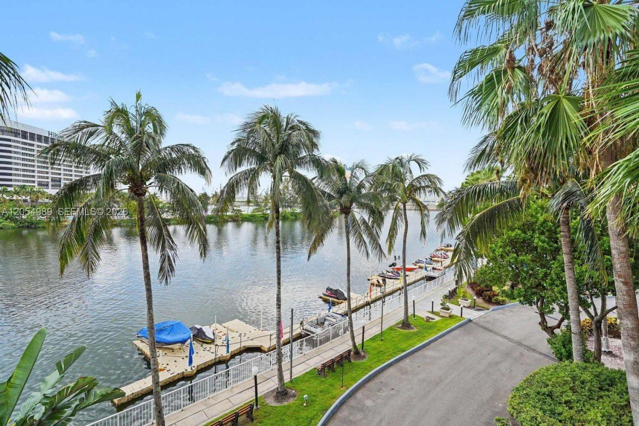 5085 NW 7th St , Unit 906, Miami, FL 33126 Photo