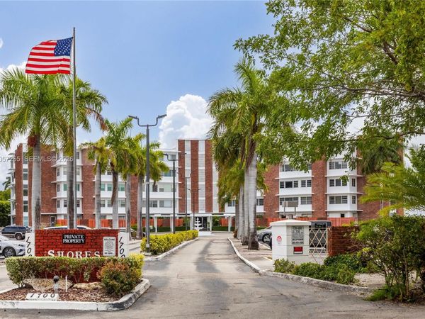 1700 NE 105th St, Unit 214, Miami Shores, FL 33138