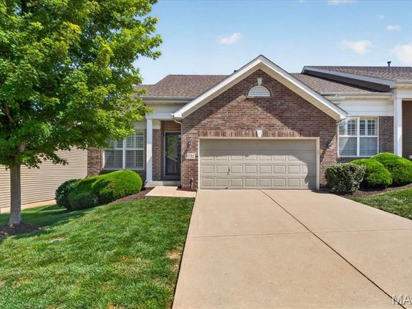 1731 Preston Centre Drive, Fenton, MO 63026