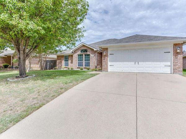 1020 Thistle Meade Circle , Burleson, TX 76028