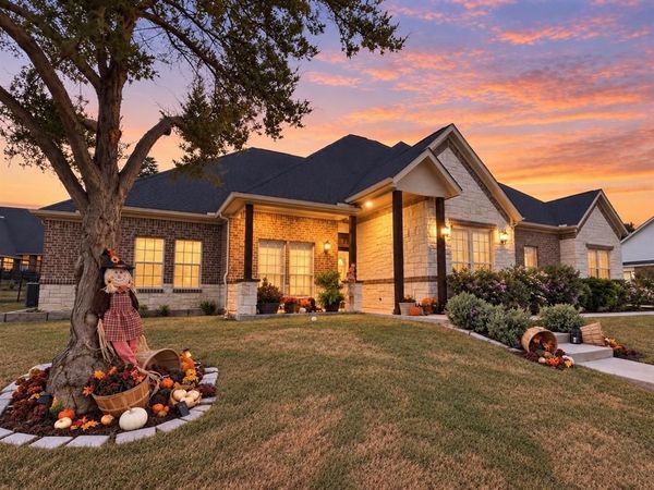 1906 Clearview Drive, Ennis, TX 75119