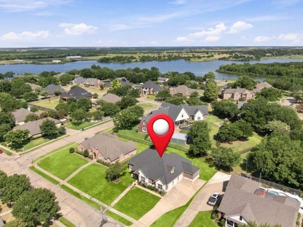 1906 Clearview Drive , Ennis, TX 75119
