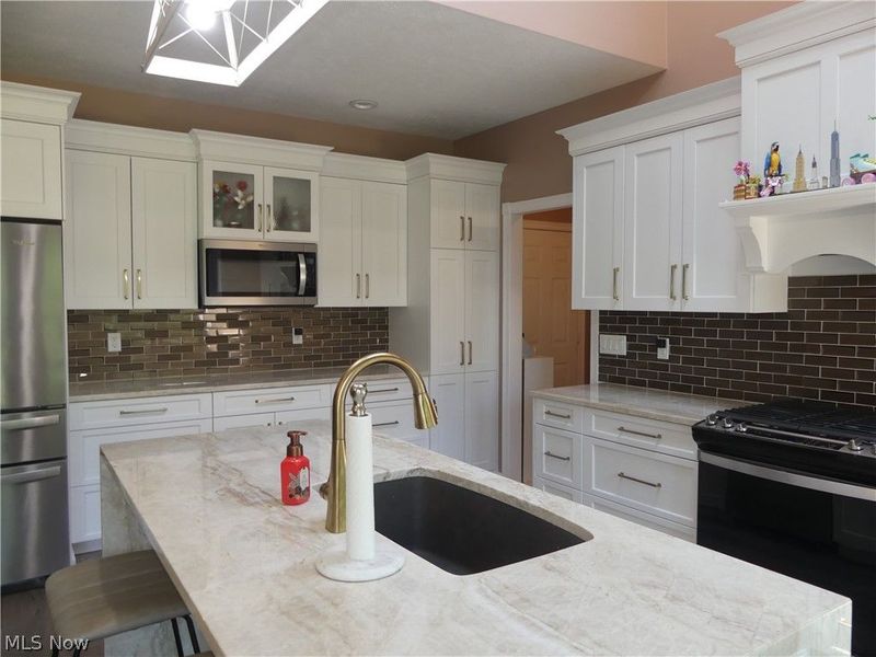 7395 Hunting Lake Drive , Concord Township, OH 44077 Photo 9