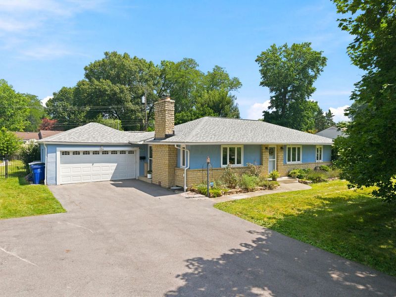 278 E Cooke Road, Columbus, OH 43214 Photo 1