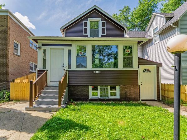 1914 Foster Street , Evanston, IL 60201